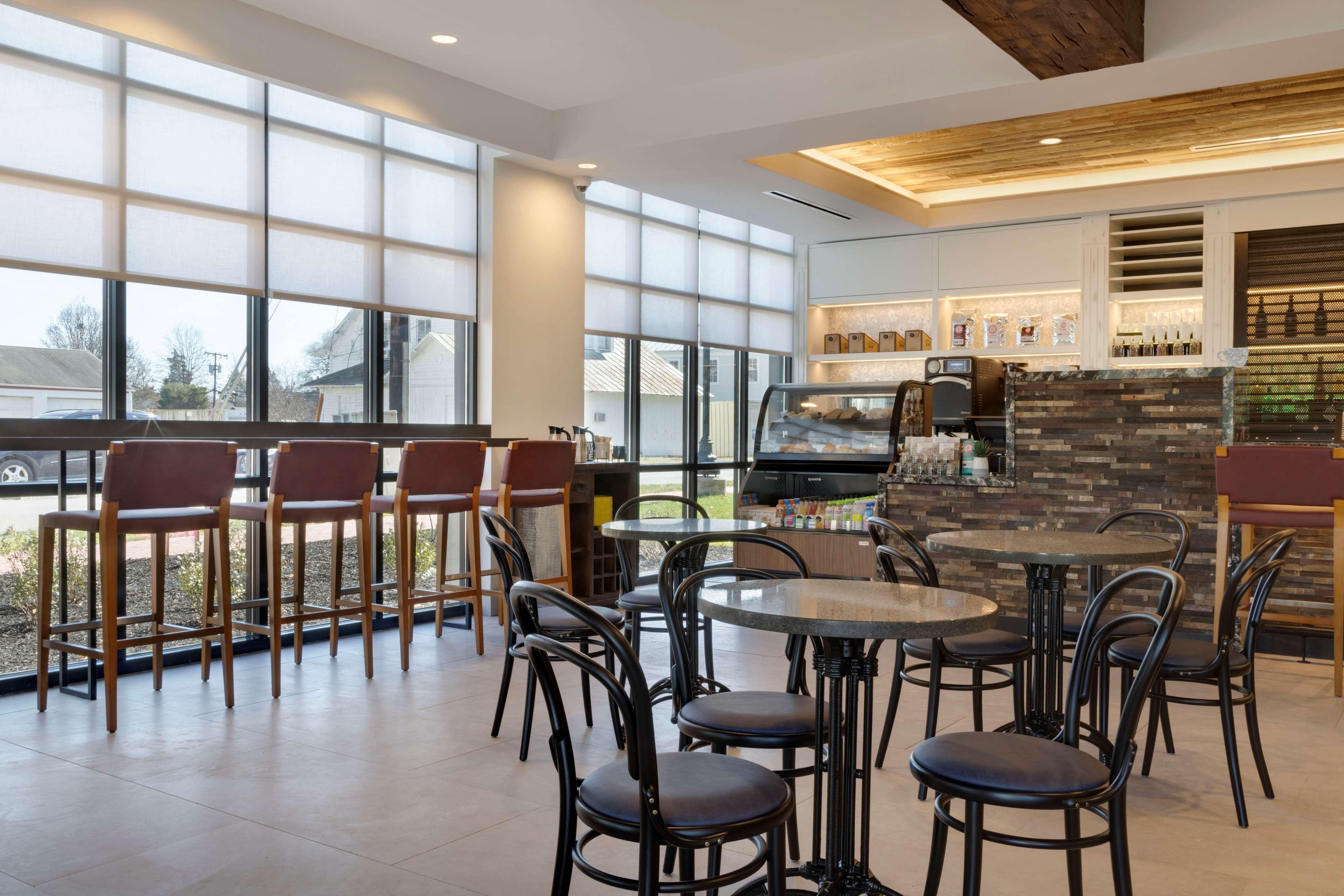 Hilton Garden Inn Haymarket 외부 사진