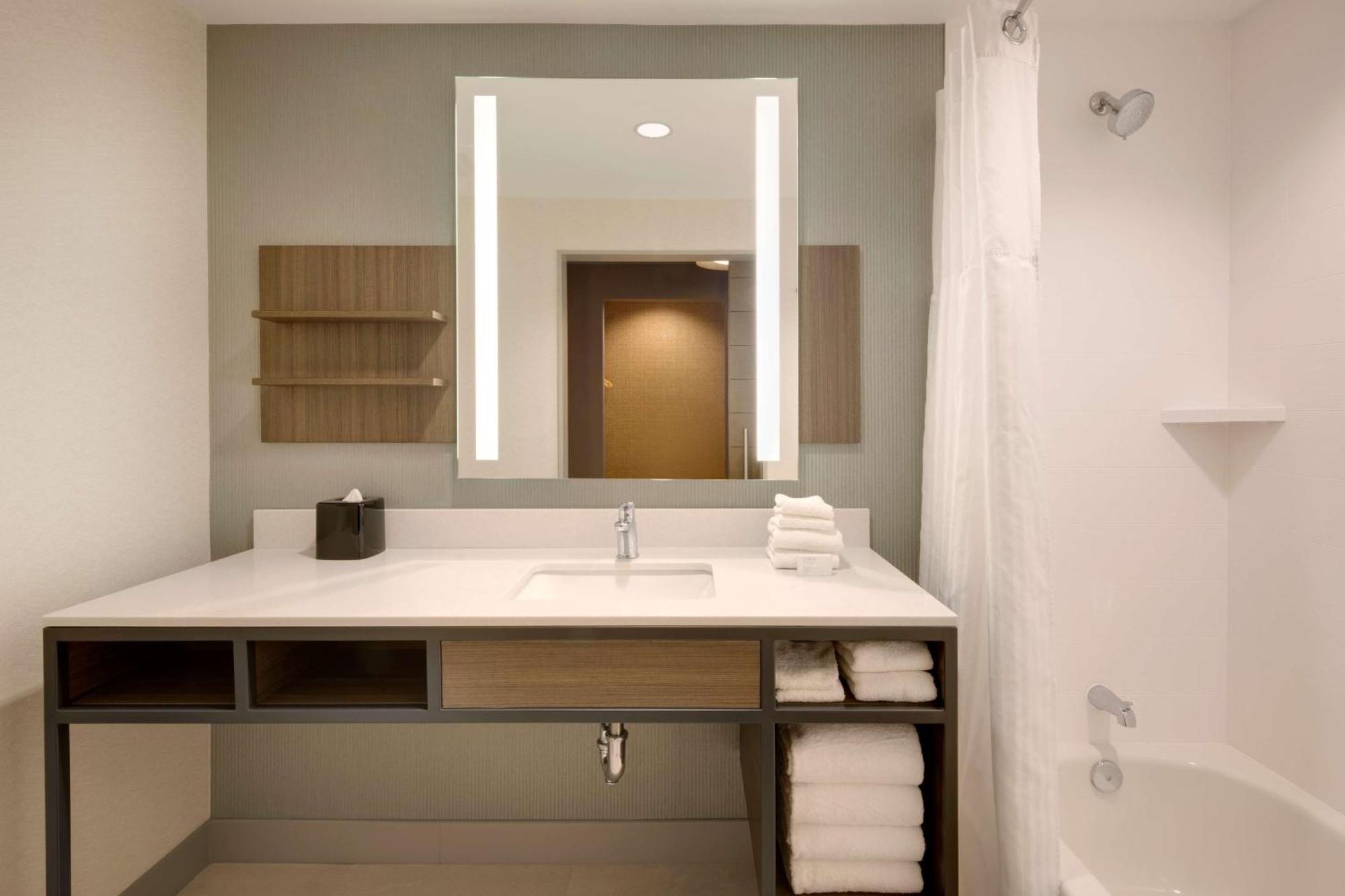 Hilton Garden Inn Haymarket 외부 사진