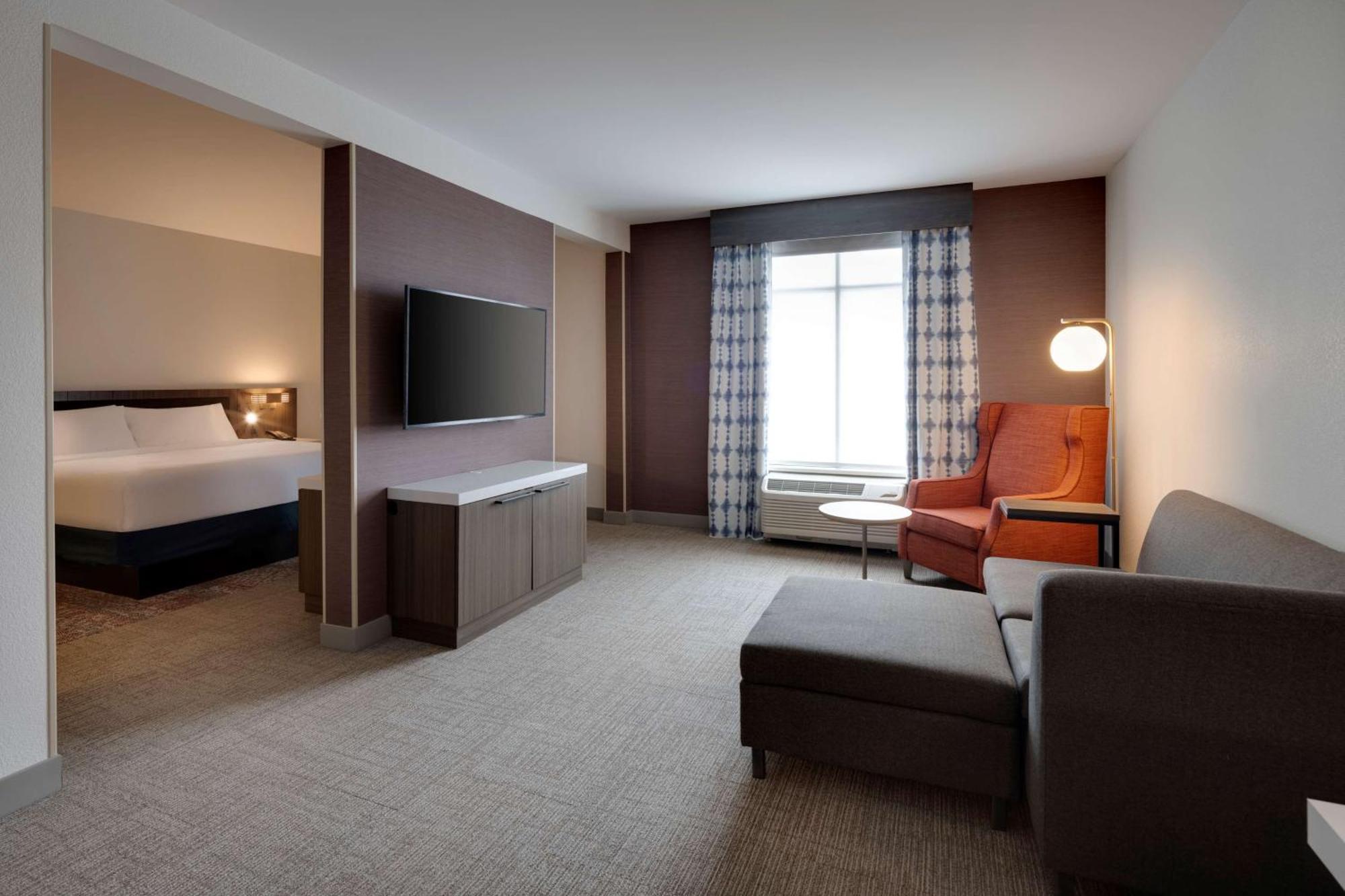 Hilton Garden Inn Haymarket 외부 사진