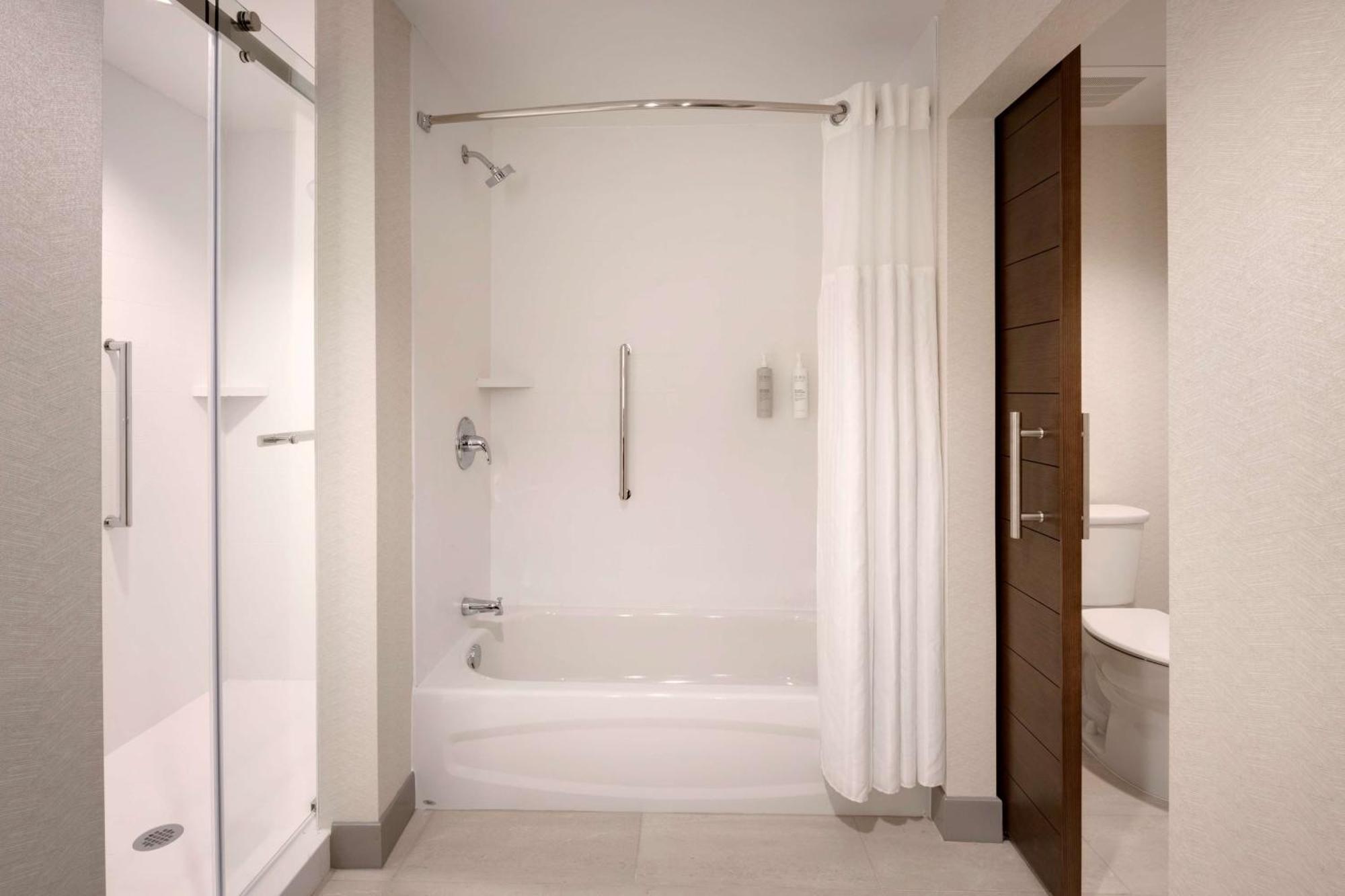 Hilton Garden Inn Haymarket 외부 사진